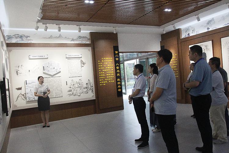 滑縣公共資源交易中心組織參觀縣紀(jì)委廉政教育基地